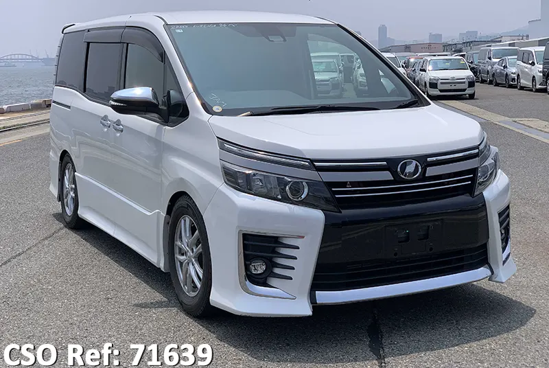 Toyota / Voxy 2016